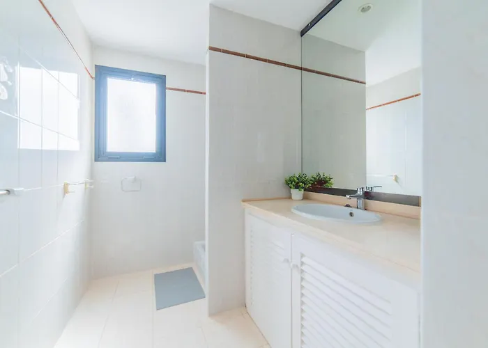 Club Paraiso 101 アデヘ