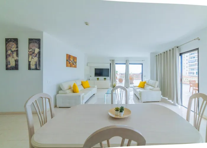 Club Paraiso 101 * 아데제